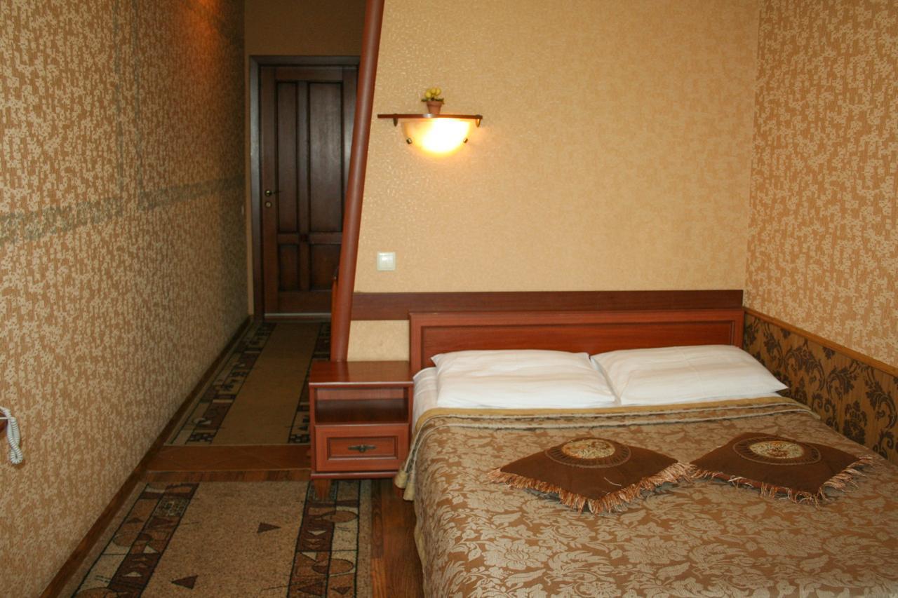 Don Kihot Hotel Novovolyns'k Cameră foto