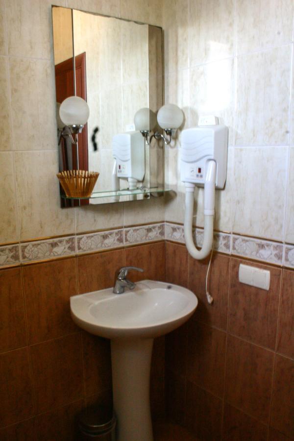Don Kihot Hotel Novovolyns'k Cameră foto