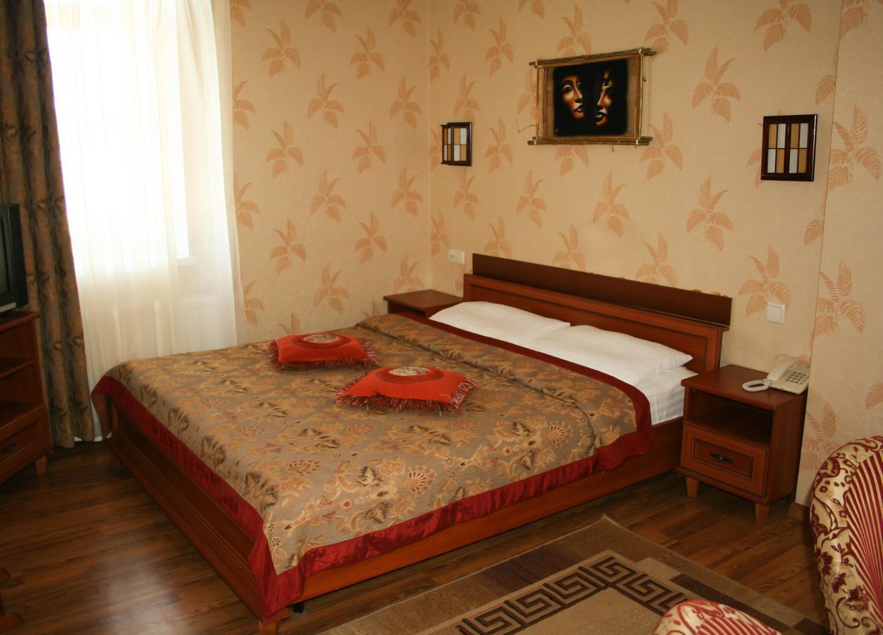 Don Kihot Hotel Novovolyns'k Cameră foto
